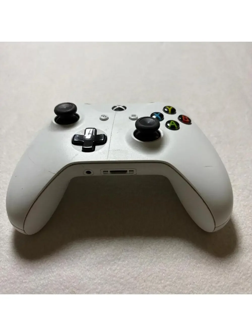 Microsoft Xbox One Wireless Controller Model 1708 White - Missing Battery Cover